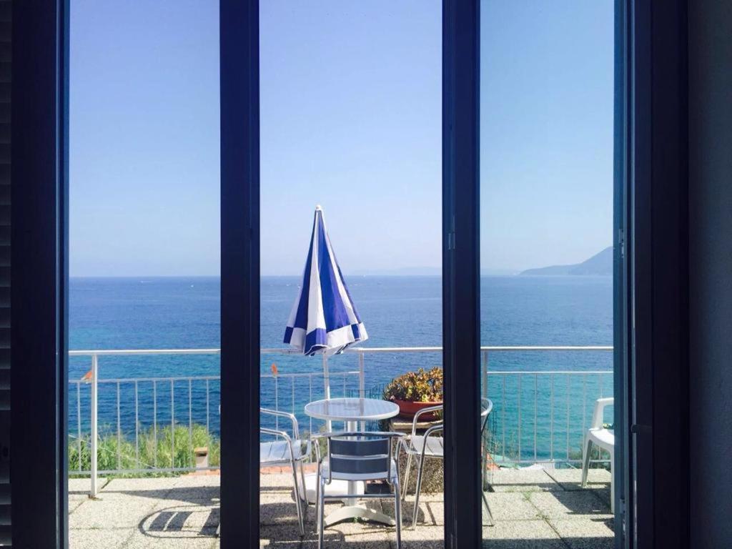 Appartamenti La Terrazza Sulle Ghiaie - Goelba Portoferraio Bagian luar foto